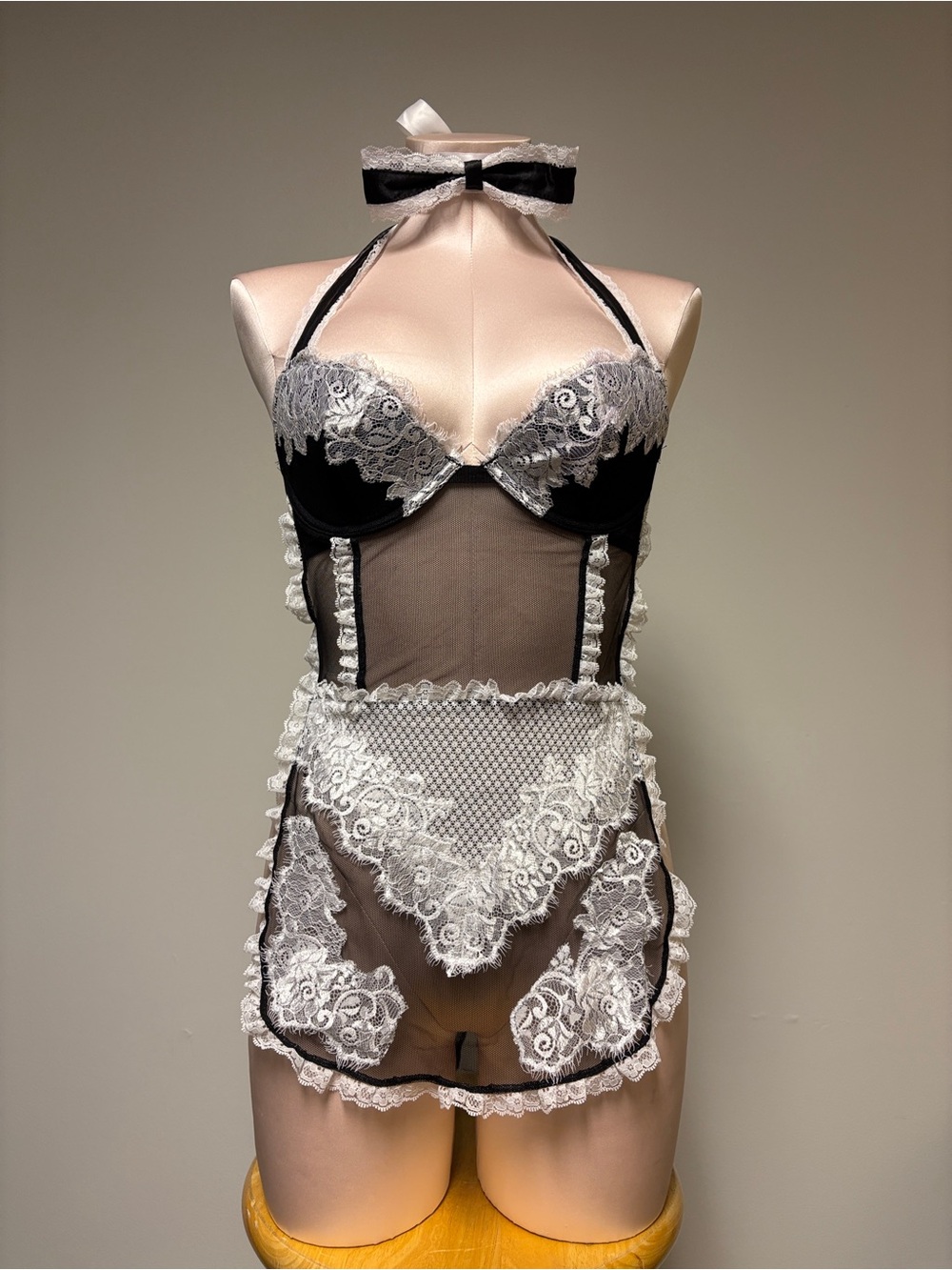Victoria's Secret Black & White Maid Lace-Trim with Bow Choker 2010